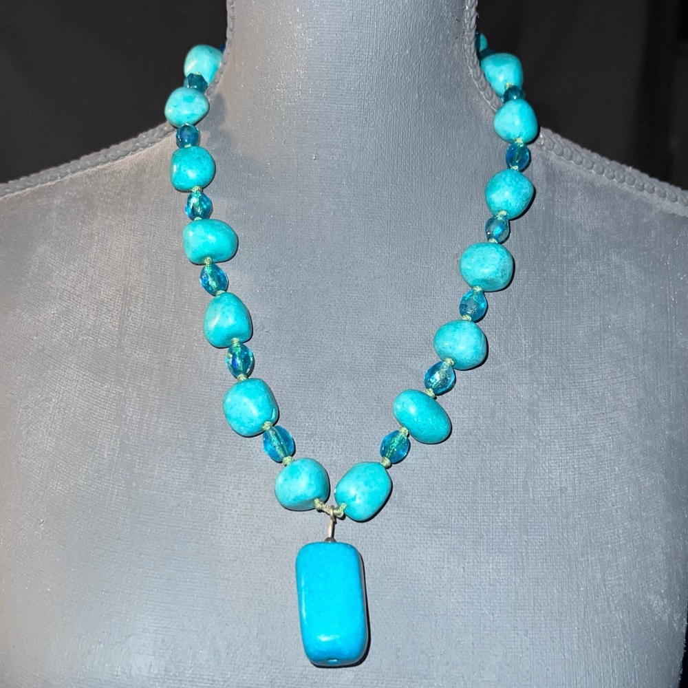 Chunky Faux Turquiose Necklace